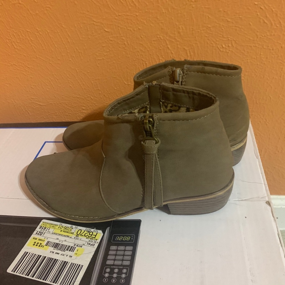 Aeropostale boots